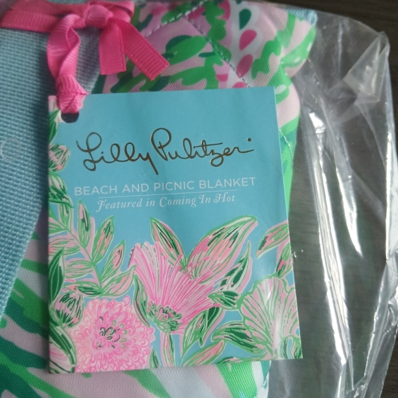 Lilly Pultzier Beach/picnic Blanket Quikted Nwt - Picture 2 of 3